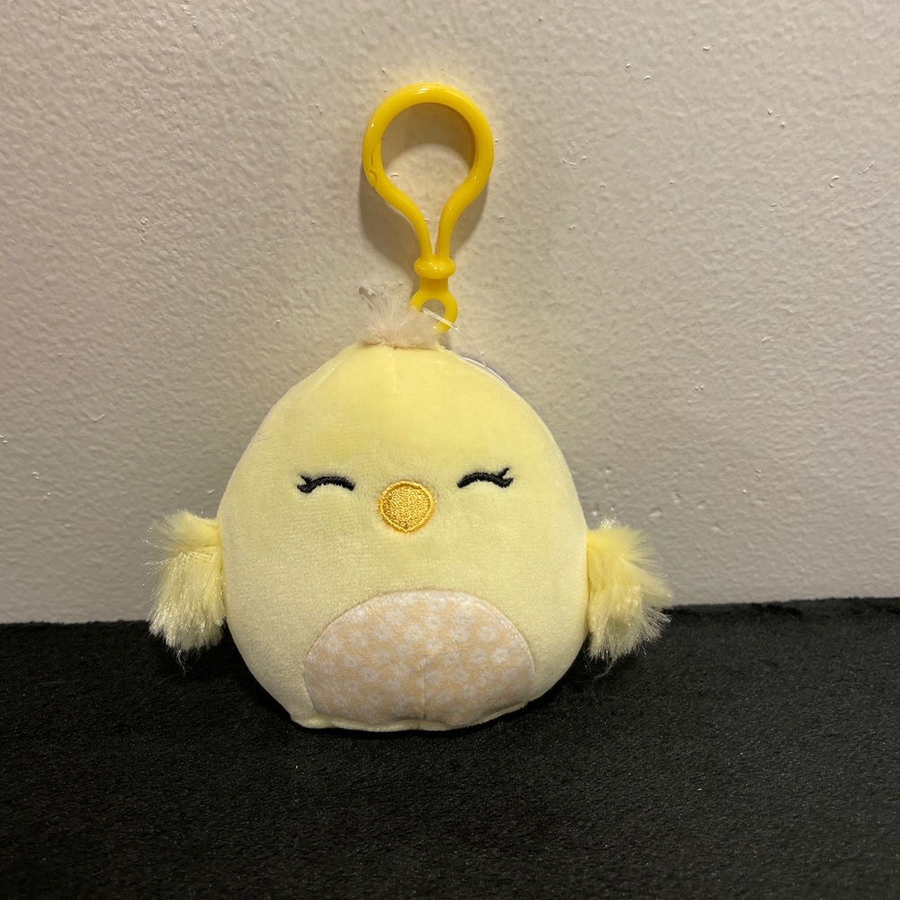 BNWT Squishmallows Aimee the Chick 3.5in Clip